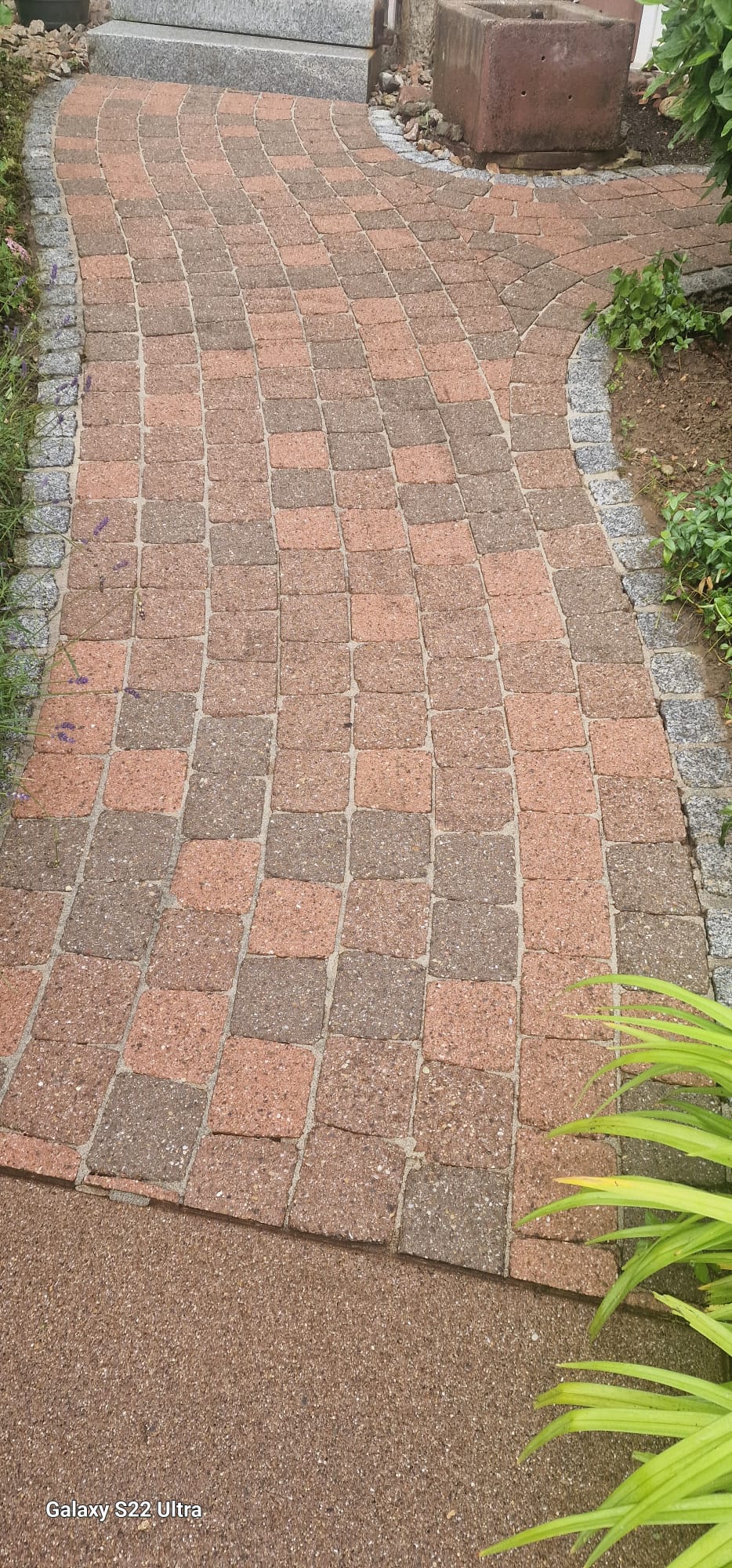Terrasse mit Pflaster – Nachher