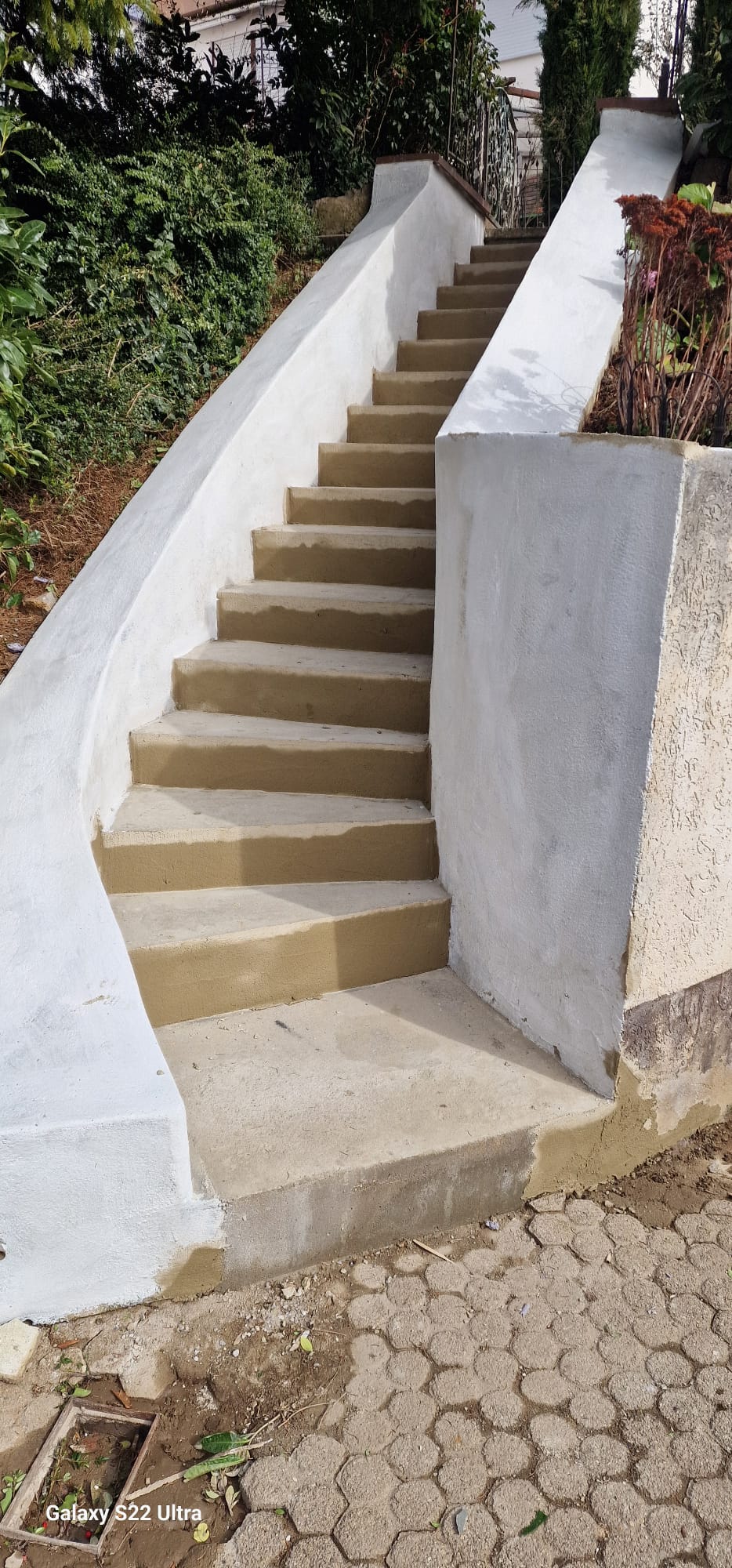 Außentreppe in Beton – Nachher