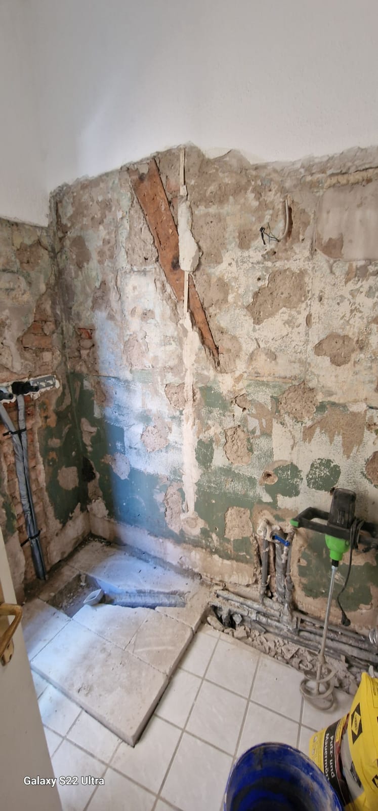 Badsanierung — Dusche & Wand – Während
